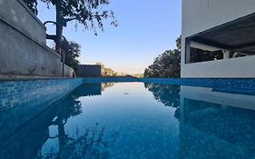 Hill View Hotel By Bil